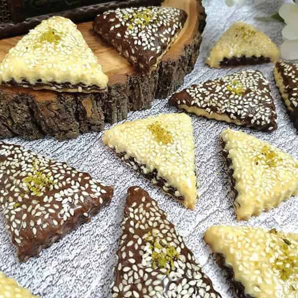 تصویر 3 از خرید کلوچه خرمایی کنجدی + قیمت فروش استثنایی